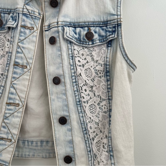 NWOT - Mossimo Blue Acide Wash Denim Jean Vest Size Medium - Picture 3 of 5
